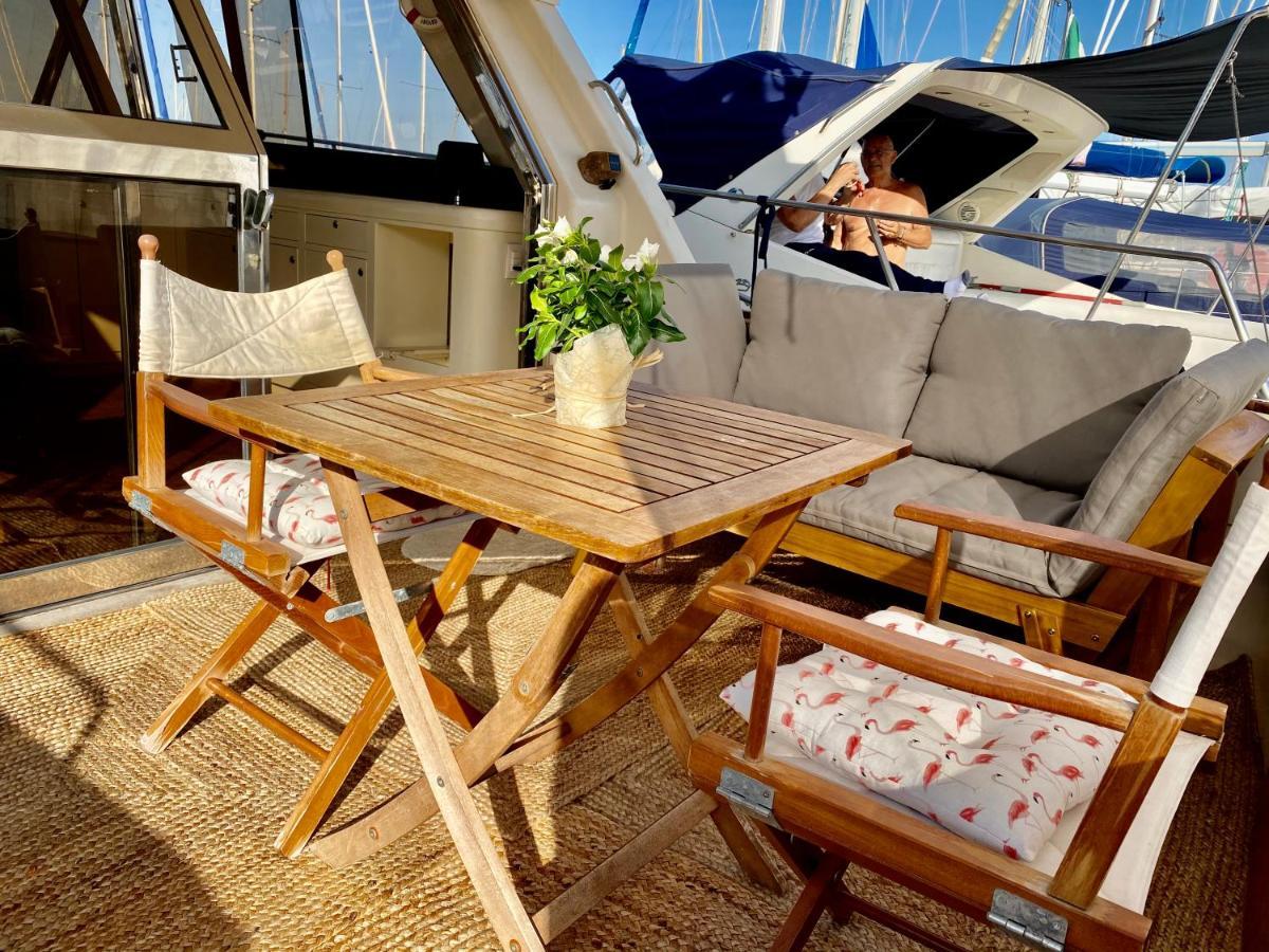 Panaby Houseboat Hotel Palermo Esterno foto